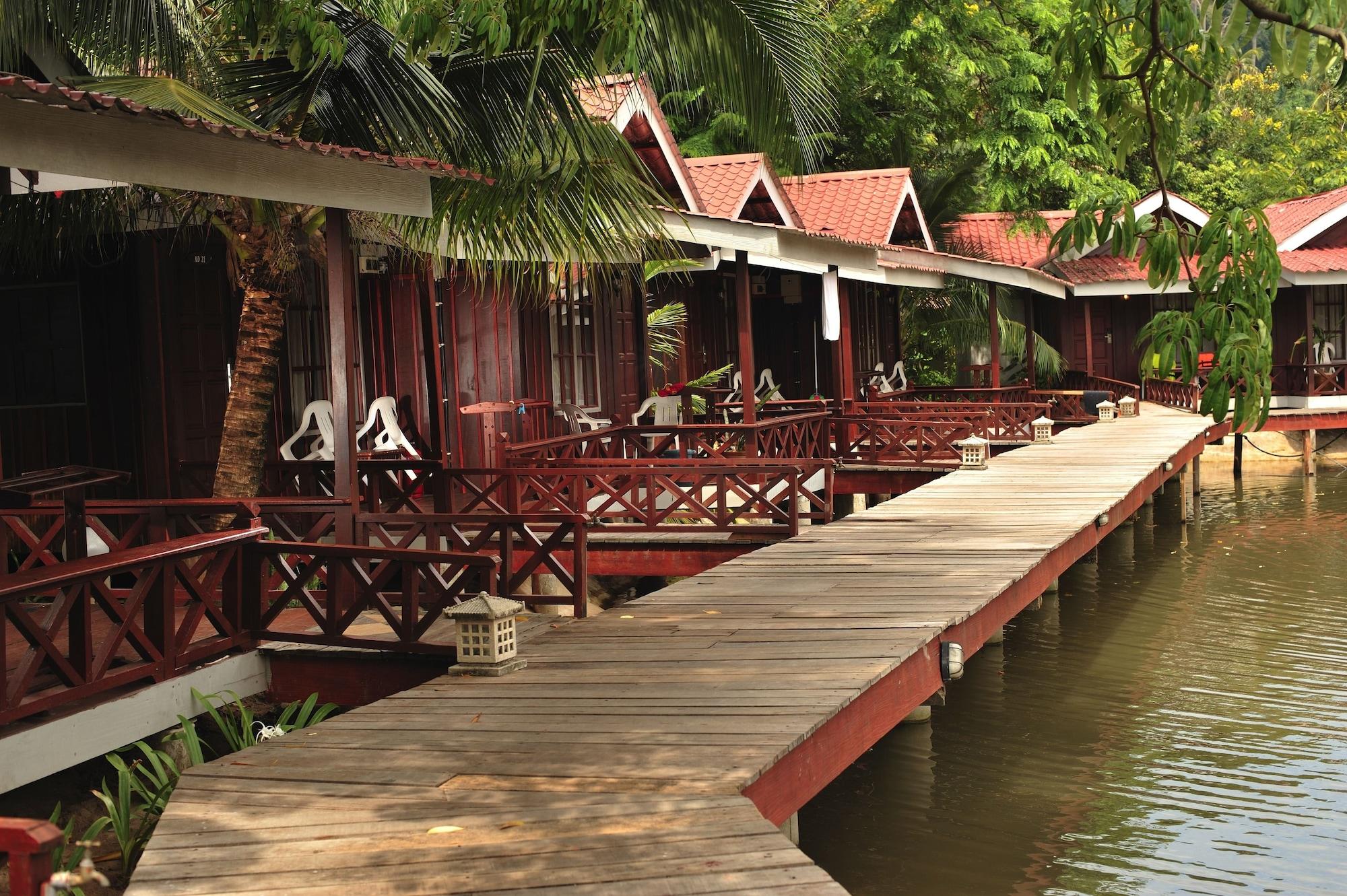 Paya Beach Spa & Dive Resort Kampung Genting Exteriör bild