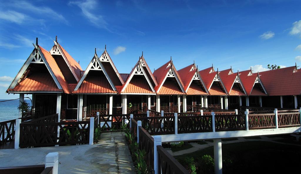 Paya Beach Spa & Dive Resort Kampung Genting Exteriör bild