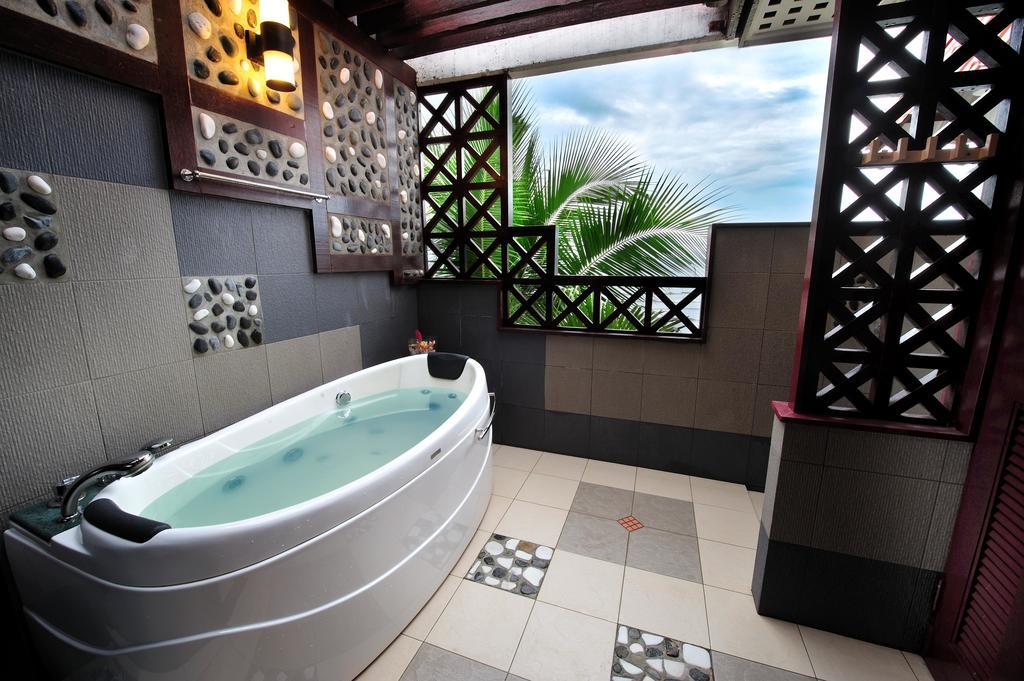 Paya Beach Spa & Dive Resort Kampung Genting Exteriör bild