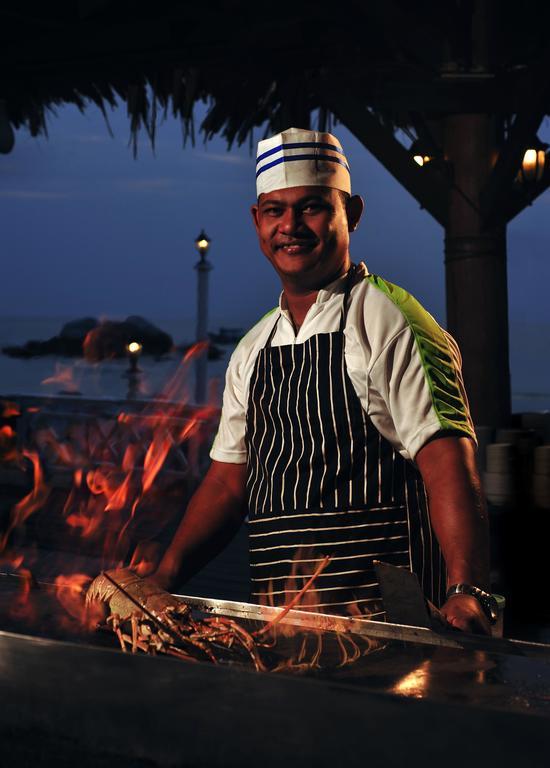 Paya Beach Spa & Dive Resort Kampung Genting Exteriör bild