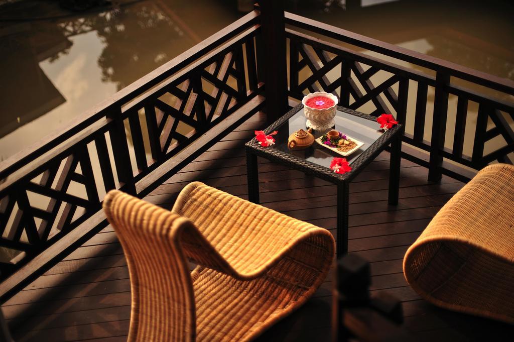 Paya Beach Spa & Dive Resort Kampung Genting Exteriör bild