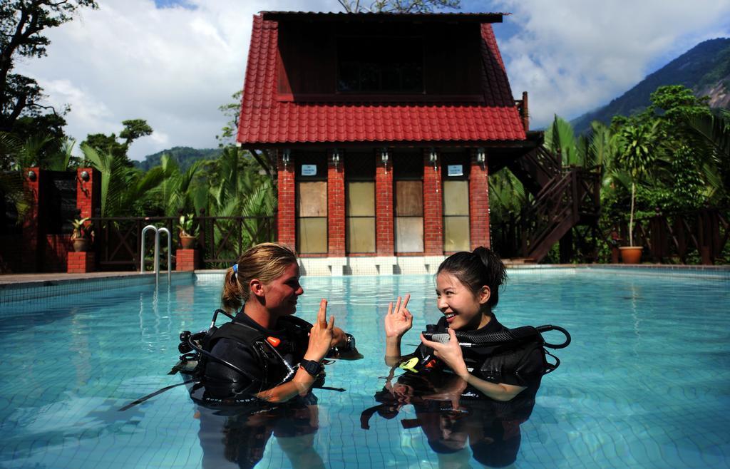 Paya Beach Spa & Dive Resort Kampung Genting Exteriör bild