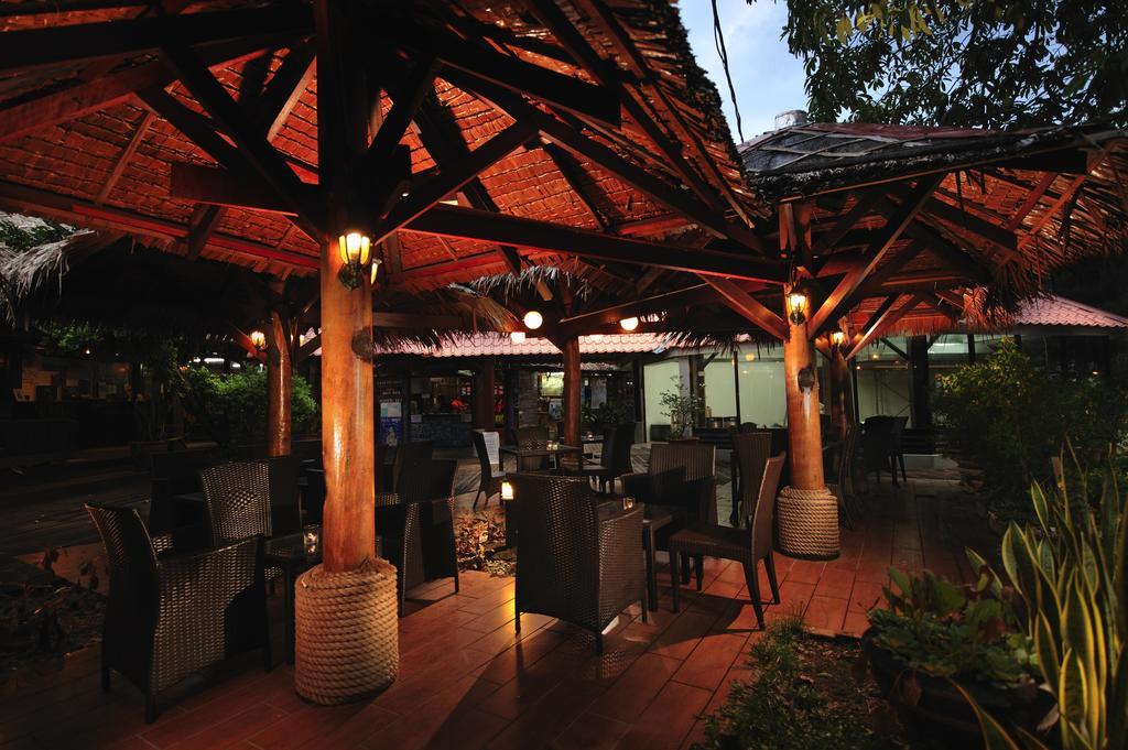 Paya Beach Spa & Dive Resort Kampung Genting Exteriör bild